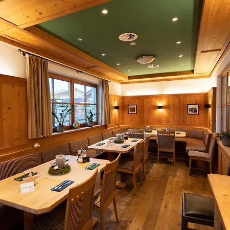 Haller's Posthotel 3* Riezlern