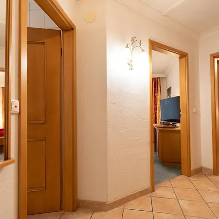Haller's Posthotel 3*