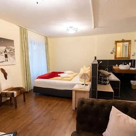 Haller's Posthotel Hotel 3*
