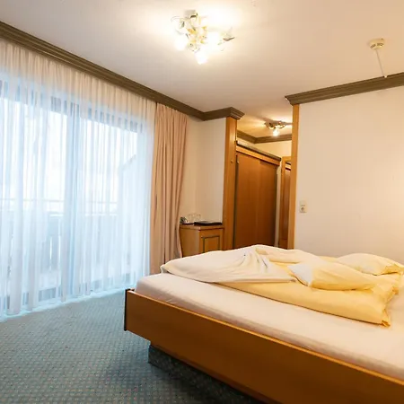Haller's Posthotel فندق ريزلرن
