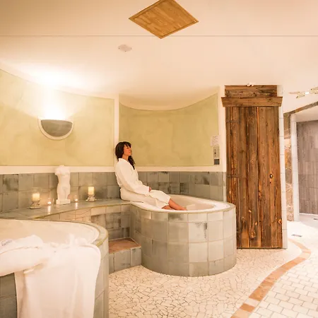 Haller's Posthotel ホテル リーツラーン