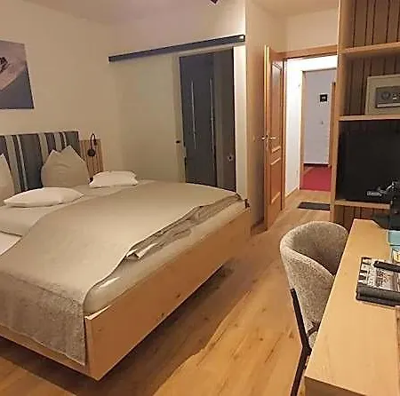 Haller's Posthotel 3*