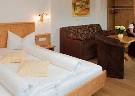 Haller's Posthotel فندق ريزلرن