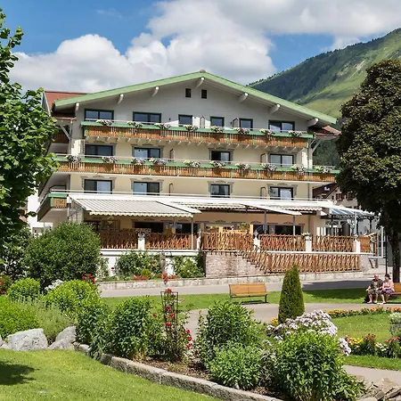 Hotel Haller's Posthotel Riezlern